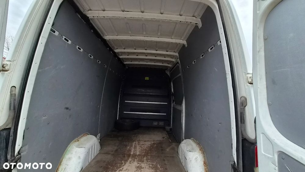 Mercedes-Benz Sprinter - 8