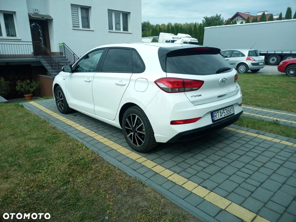 Hyundai i30 1.5 DPI Classic + - 6