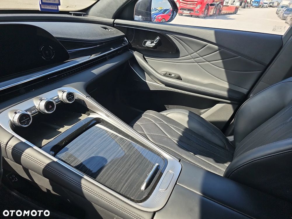 Omoda 9 1.5 Super Hybrid Exclusive AWD - 17