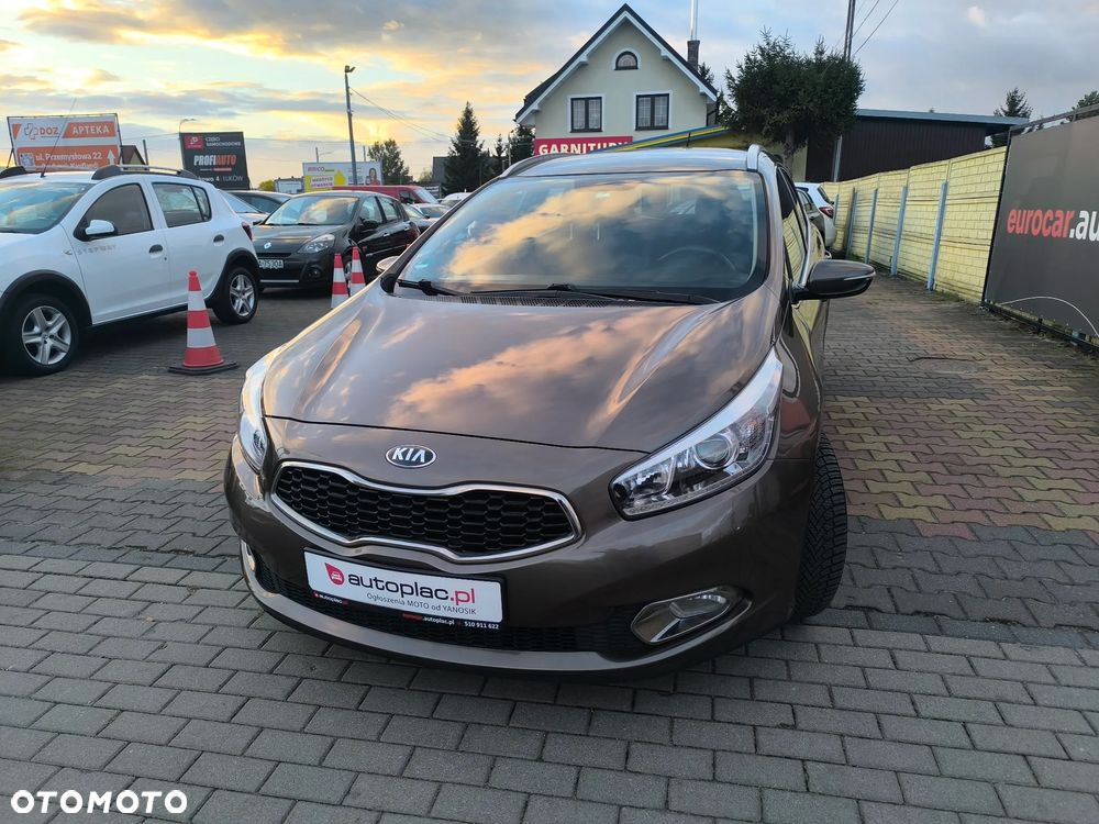 Kia Ceed 1.6 CRDi 128 Dream Team Edition - 25