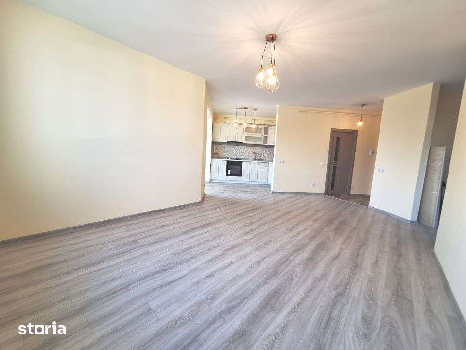 Apartament cu 3 camere, 86 mp, parcare, zona BMW — fotografia 3