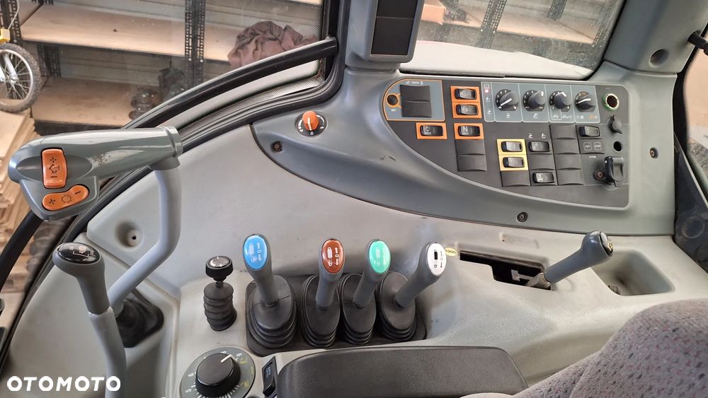 Valtra N123 - 26