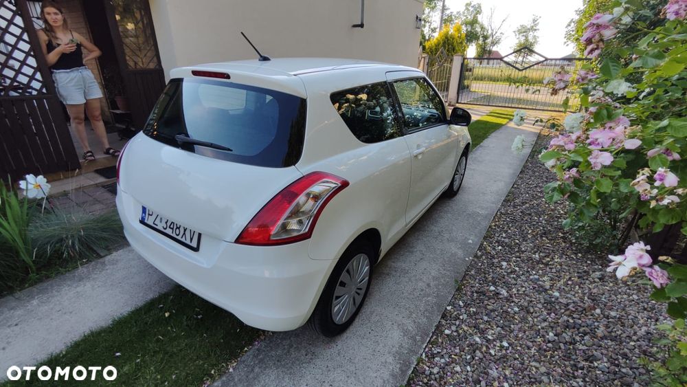 Suzuki Swift 1.2 Premium - 4