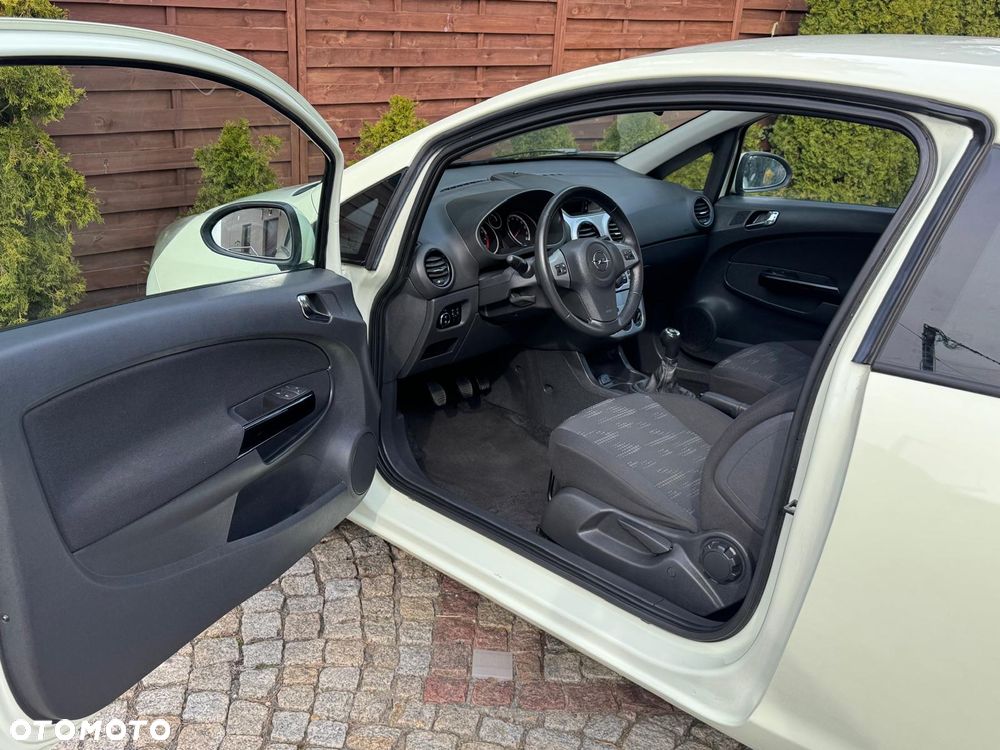 Opel Corsa 1.4 16V Edition - 8