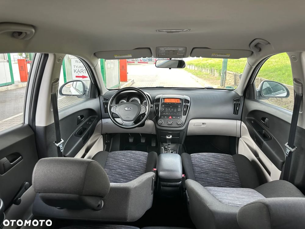 Kia Ceed - 26