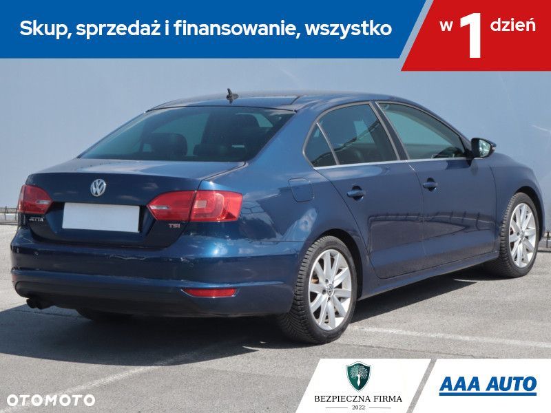 Volkswagen Jetta - 7