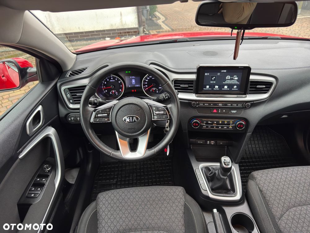 Kia Ceed - 21