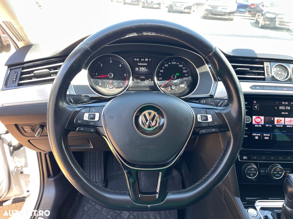 Volkswagen Passat 2.0 TDI DSG Highline - 37
