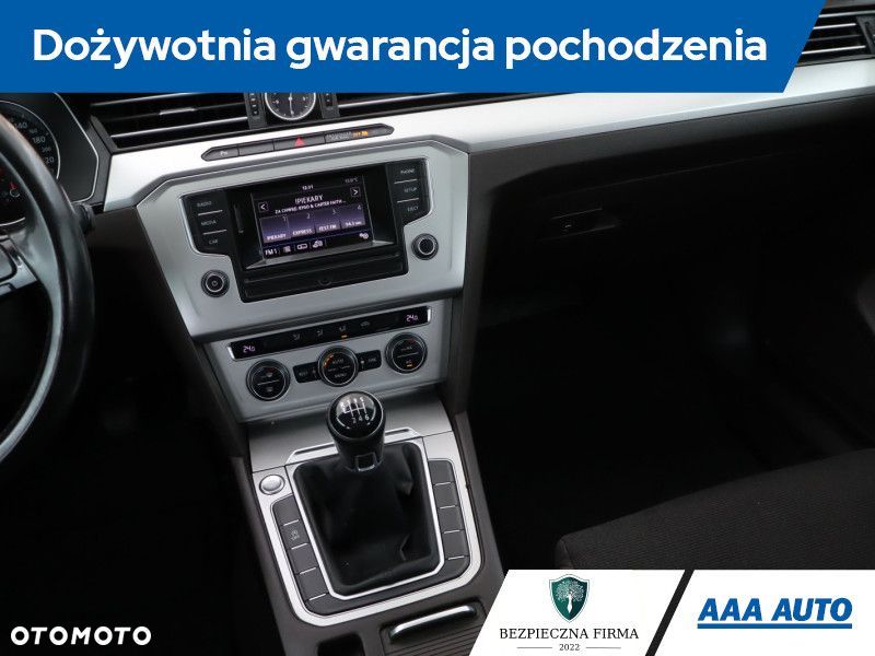 Volkswagen Passat - 10