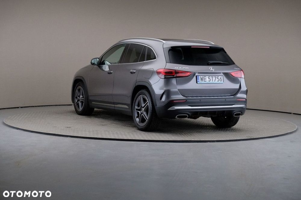 Mercedes-Benz GLA - 2