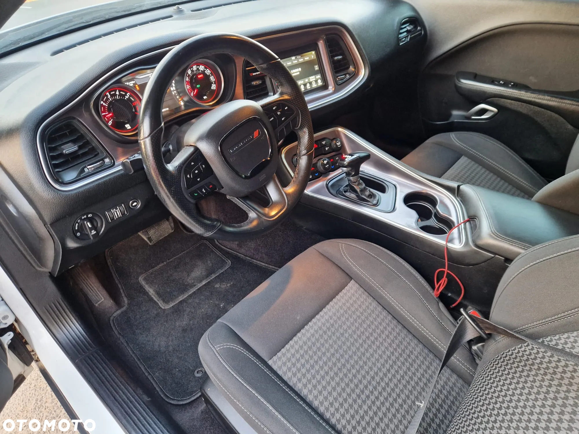 Dodge Challenger 5.7 R/T - 8