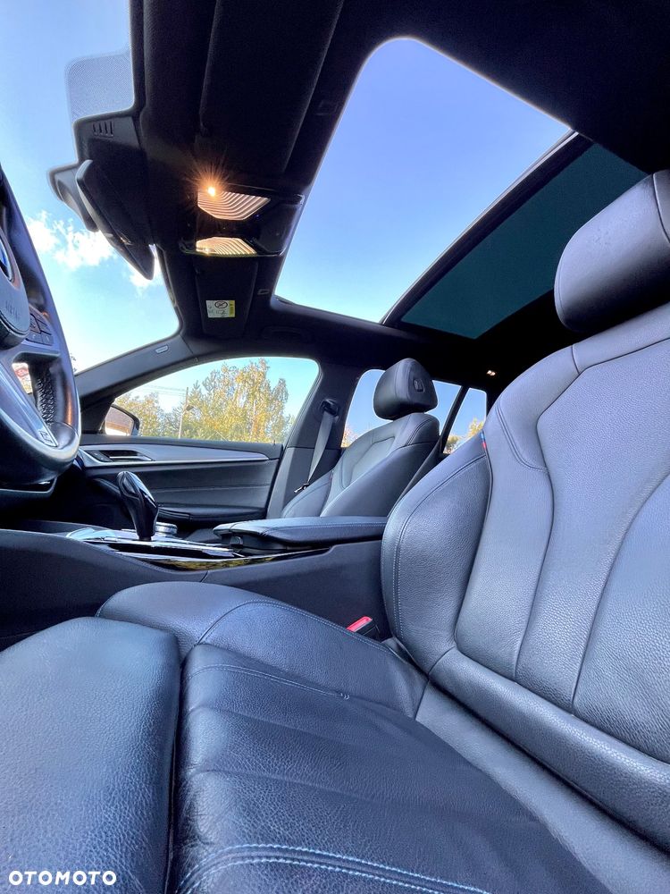 BMW Seria 5 520d M Sport - 22