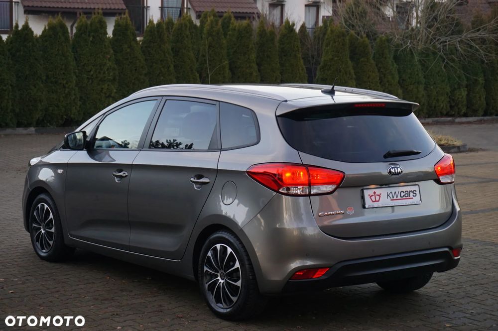 Kia Carens 1.6 GDI Dream Team Edition - 10