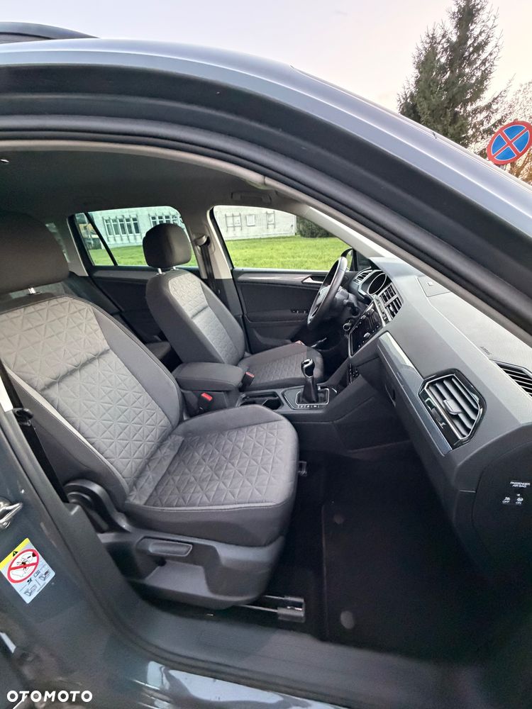 Volkswagen Tiguan - 12