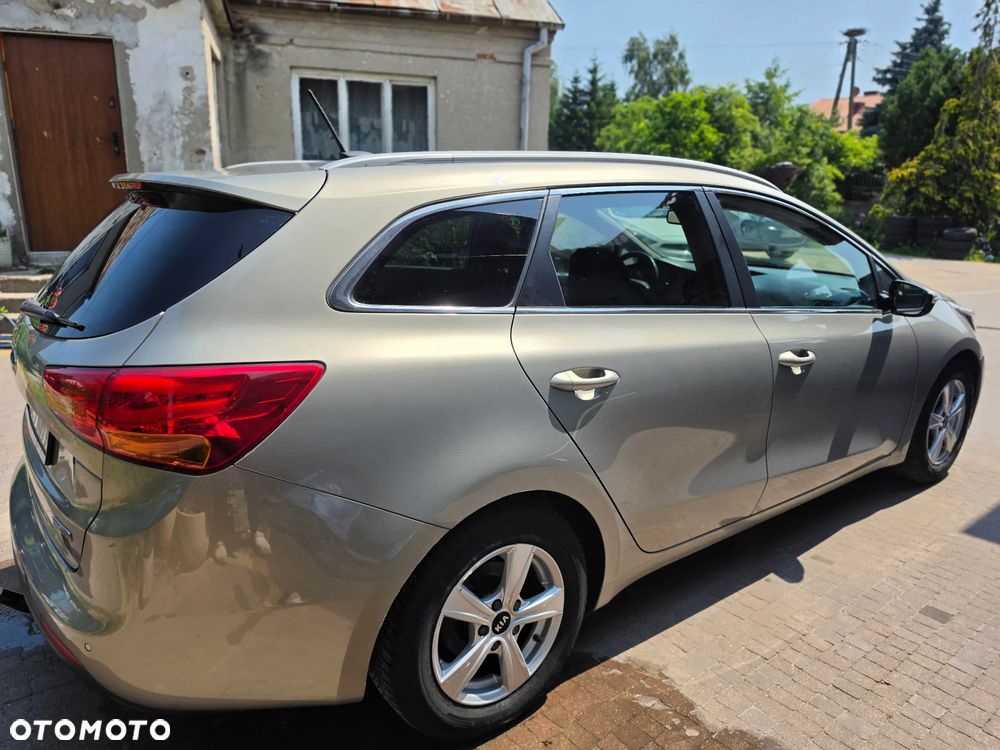 Kia Ceed - 12
