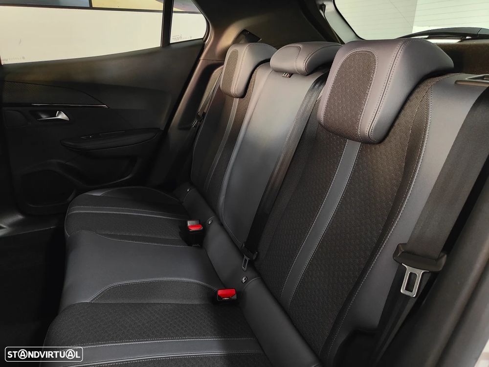 Peugeot 2008 1.2 PureTech Allure - 41