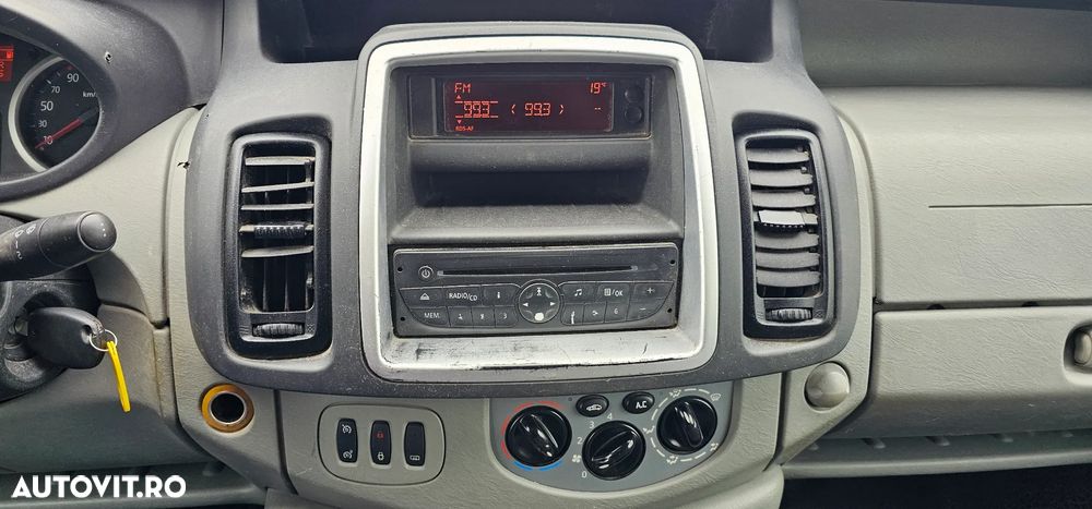 Renault Trafic 115 DCi - 11