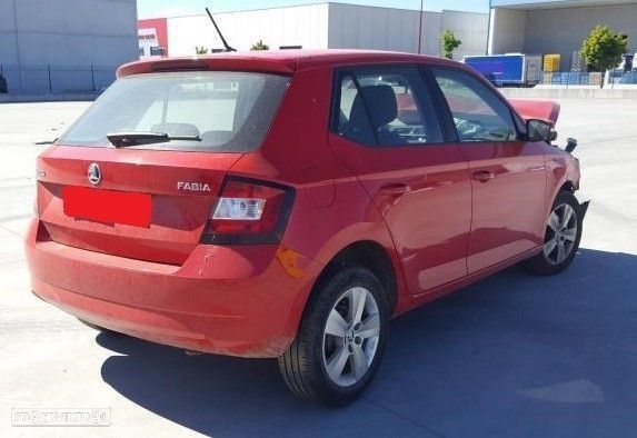 Peças Skoda Fabia III (NJ3) 1.0 TSI 2021 - 11