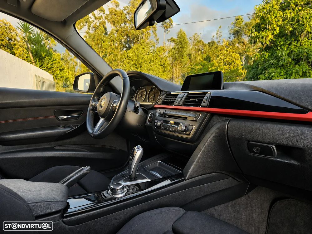 BMW 318 d Auto Line Sport - 13