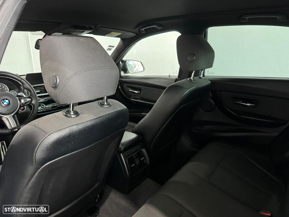 BMW 330 e iPerformance Pack M - 12