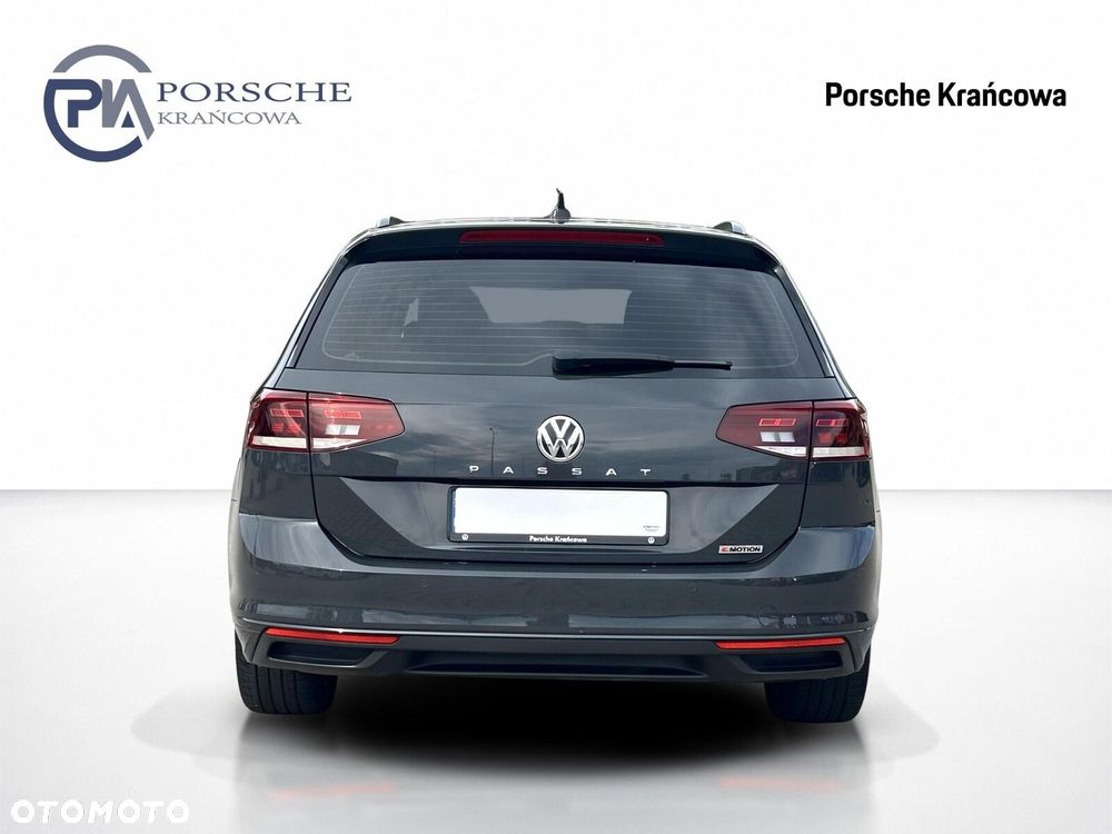 Volkswagen Passat - 4
