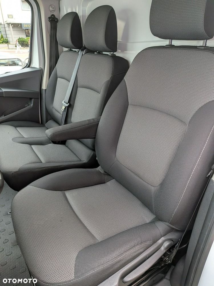 Renault Trafic - 16