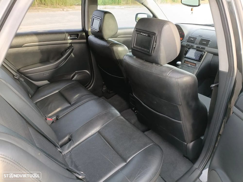 Toyota Avensis SW 2.0 D-4D Sol+GPS - 12