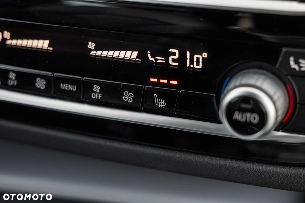 BMW Seria 5 520d xDrive Sport - 35