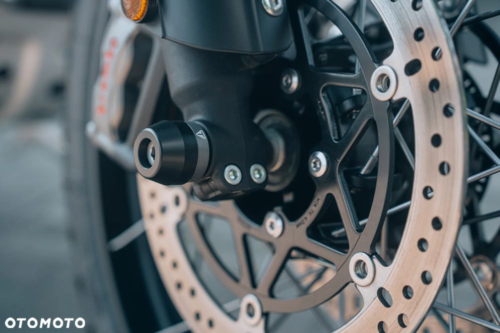 Triumph Scrambler - 19