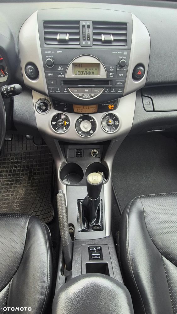 Toyota RAV4 2.0 VVT-i Premium - 29