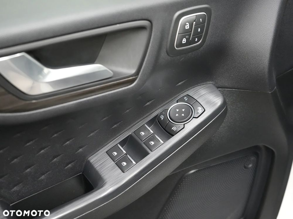 Ford Kuga 2.5P PHEV FWD Vignale - 11