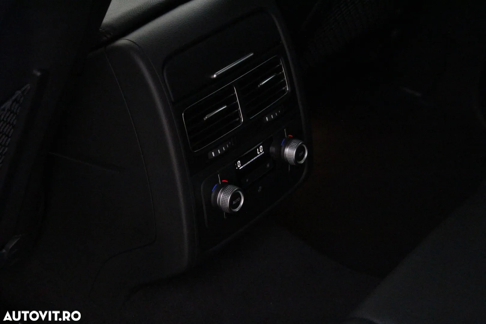 Volkswagen Touareg - 18