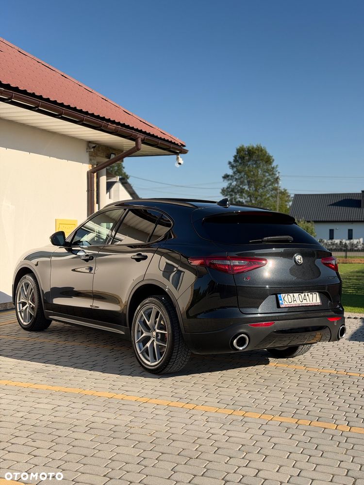 Alfa Romeo Stelvio 2.0 Turbo Veloce TI Q4 - 12