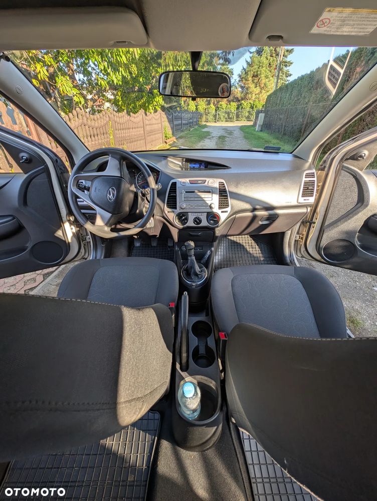 Hyundai i20 - 18
