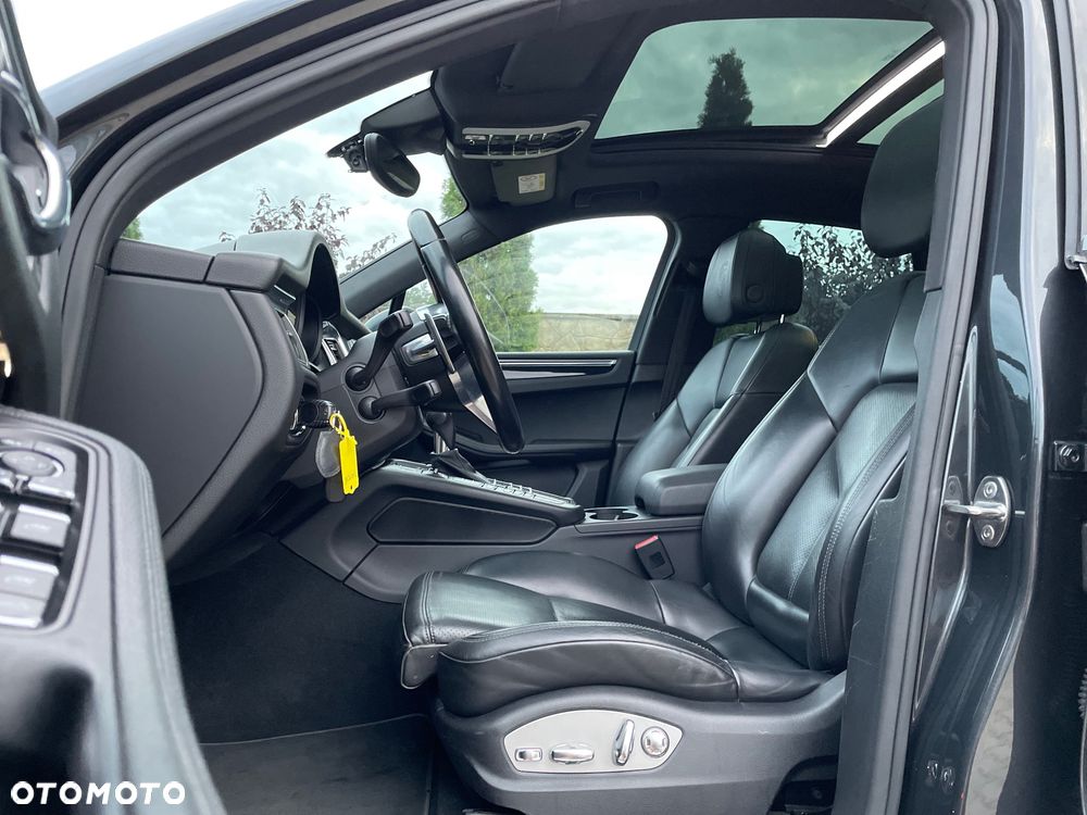 Porsche Macan - 35