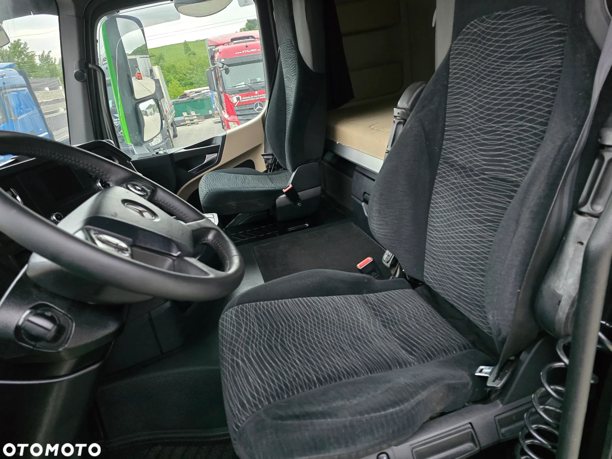 Mercedes-Benz ACTROS - 10