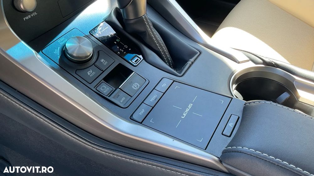 Lexus Seria NX 300h AWD Executive Plus - 19