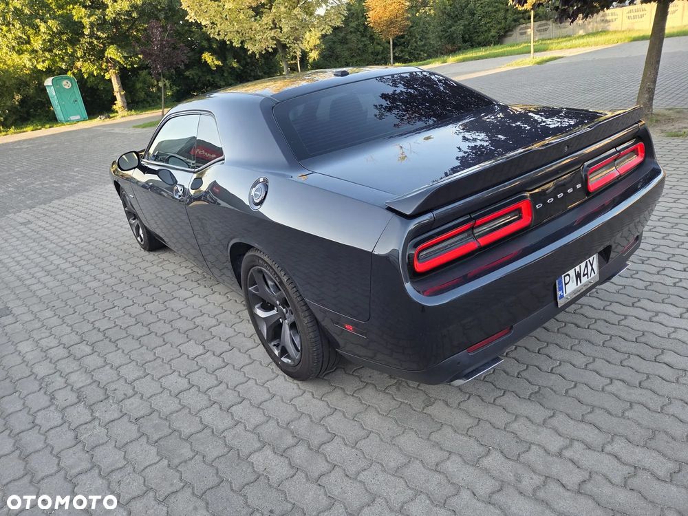 Dodge Challenger - 4