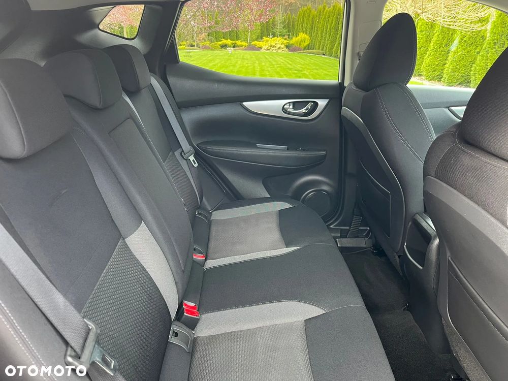 Nissan Qashqai 1.3 DIG-T N-Connecta - 29