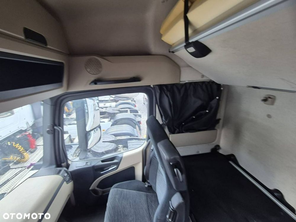 Mercedes-Benz Actros - 16