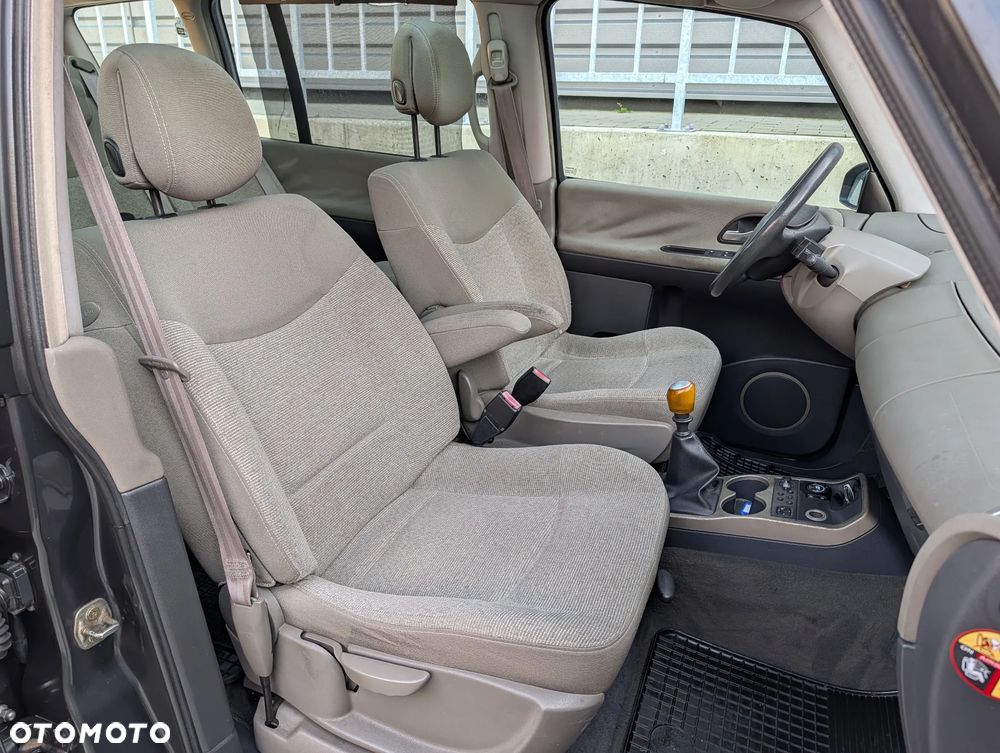 Renault Espace 1.9 dCi Avantage - 13
