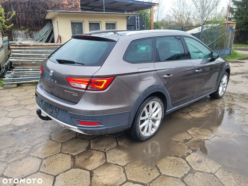 Seat Leon 2.0 TDI DPF Start&Stop DSG XCELLENCE - 12