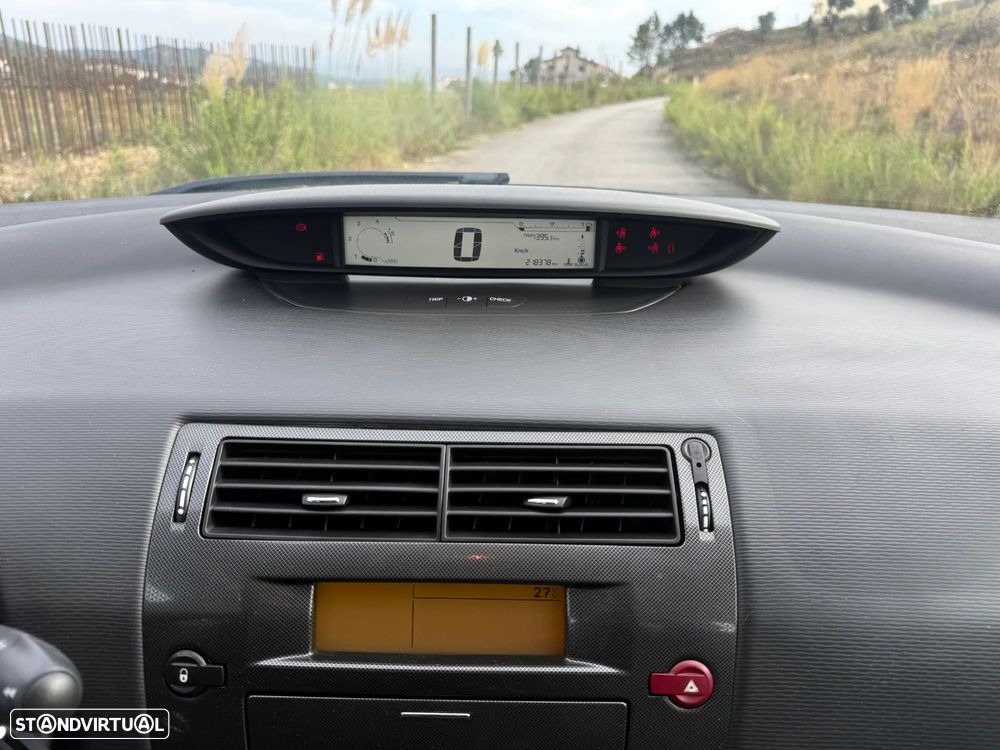 Citroën C4 1.6 HDi SX - 17