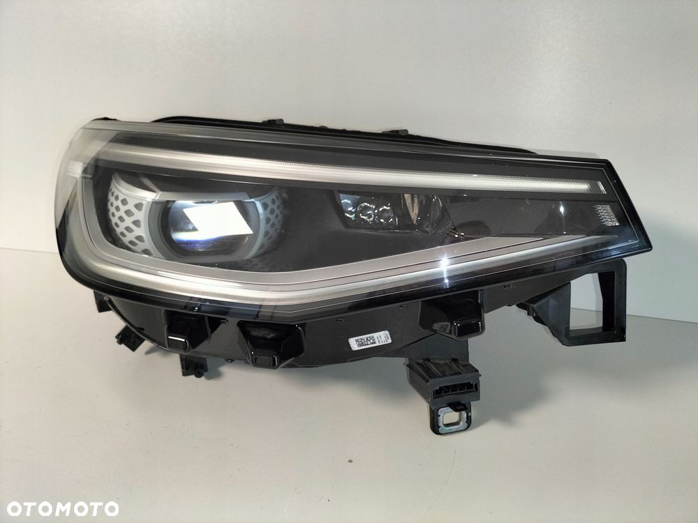 lampa przednia przód reflektor prawa vw id4 20- iq light - 2