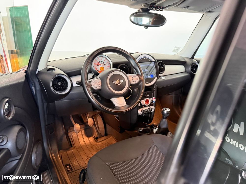 MINI 3 Portas Cooper D - 13