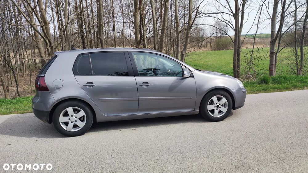 Volkswagen Golf 1.6 Trendline - 1