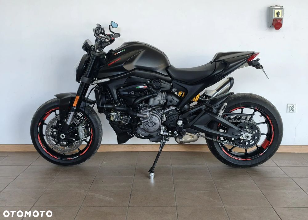 Ducati Monster - 11
