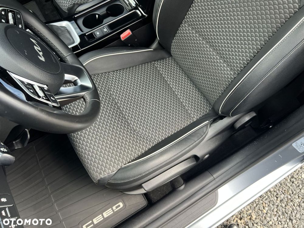 Kia Ceed - 13