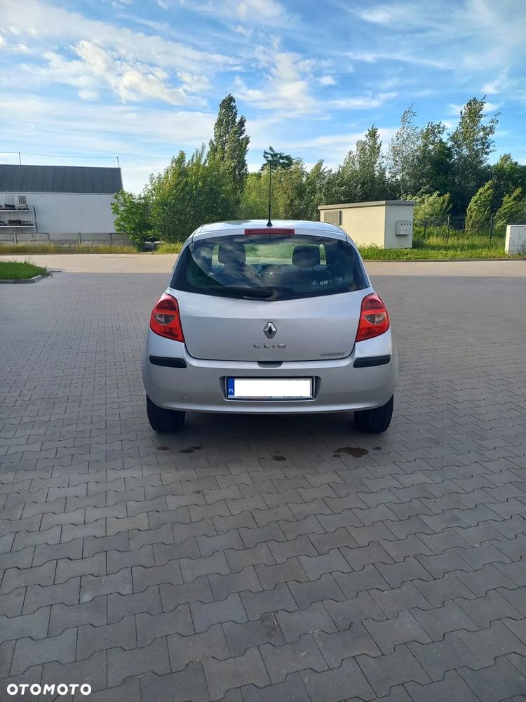 Renault Clio - 6