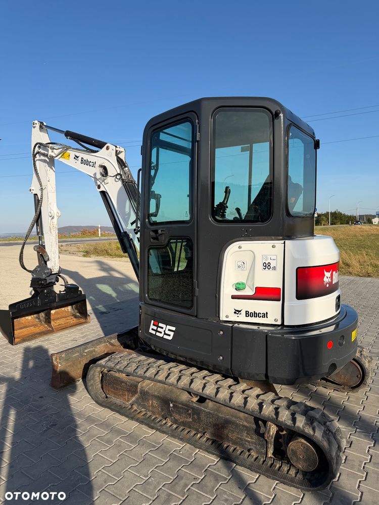Bobcat E35 - 11